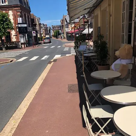 Le Normand 2* Houlgate