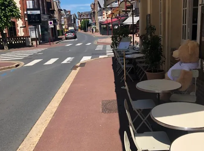 Le Normand 2* Houlgate